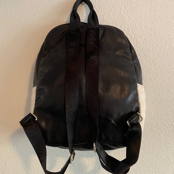 Betsey Johnson New York Hearts Quilted backpack - Picture 6 of 6